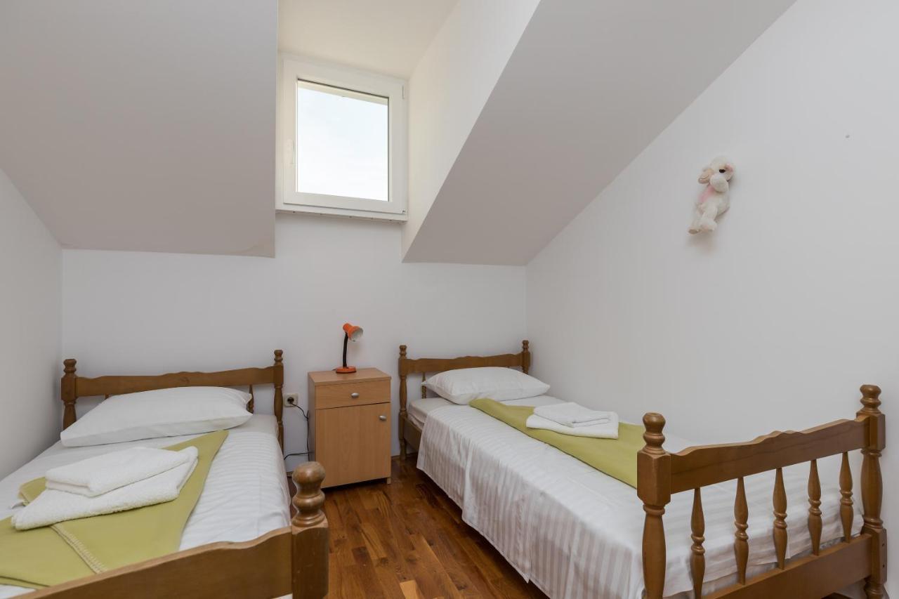 Apartment Zora Čilipi Esterno foto