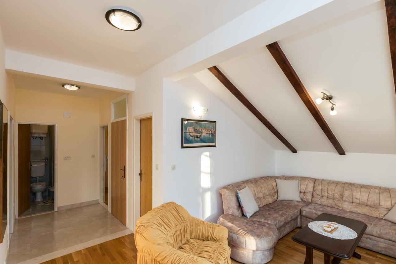 Apartment Zora Čilipi Esterno foto